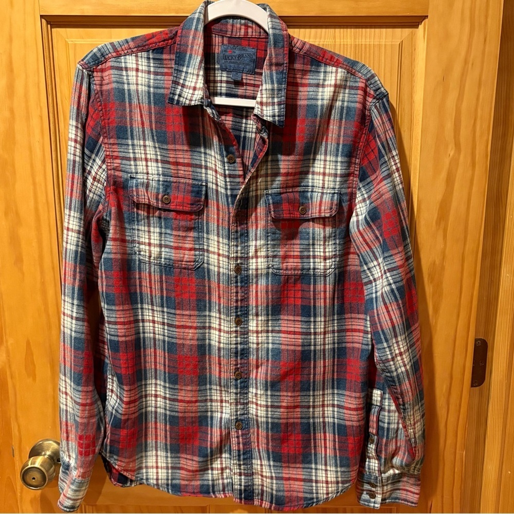 Lucky Brand mesa plaid flannel shirt. Classic fit pearl buttons Size M